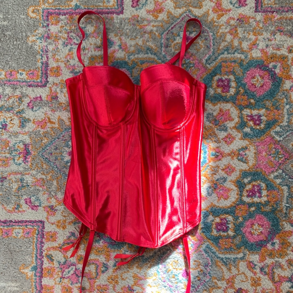 red corset - Picture 2 of 5